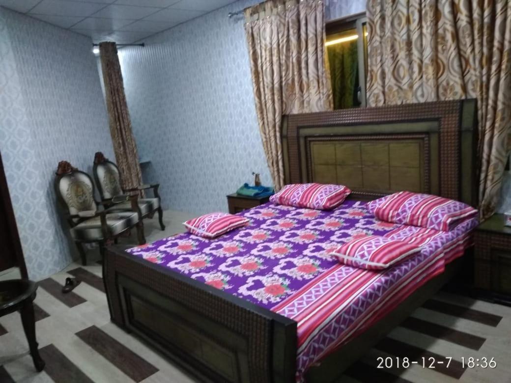 Janjua Lodges Murree Exterior foto